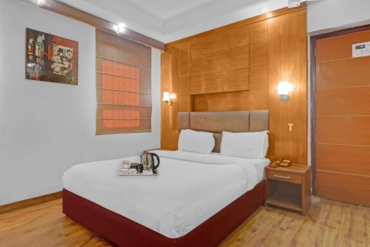Oyo Townhouse 604 The Royal Galaxy Hotel Delhi  4*, Delhi (National Capital Territory of India)