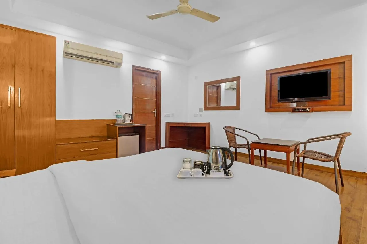 ****  Oyo Townhouse 604 The Royal Galaxy Hotel Delhi  India