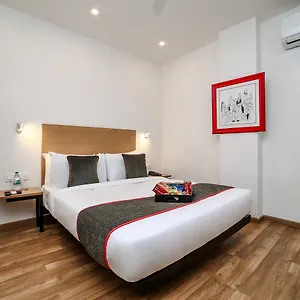 Oyo Townhouse 80 Meera Bagh Delhi (National Capital Territory of India)