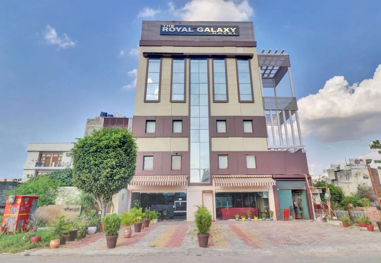 Oyo Townhouse 604 The Royal Galaxy location
